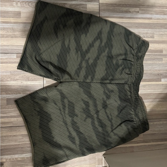 Bundle of 2 Under Armour Shorts – XL - Picture 4 of 8